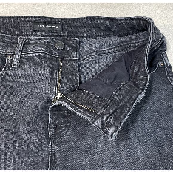 Women’s Free Assembly 90s Cut Off Shorts Black Raw Hem Size 10 Waist 30”-Summer - Picture 11 of 15